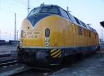 V270.06 der Firma Eisenbahngesellschaft Potsdam wartet auf ihren nchsten Einsatz im Bahnhof Bad Kleinen.(29.01.2011) 