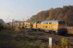 H.F.Wiebe 216 012 kommt mit kurzen Bauzug am 01.11.2015 durch Tostedt gefahren.