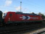 Da die Sonne frontal von Vorne kam,blieb mir,am 07.Oktober 2011,nur die Seitenansicht von HGK 2067 (185 632) die mit dem Mllersaufzug nach Bergen/Rgen zum Abstellen kam.