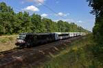 Neben den polnischen EU44 kommen vor den EuroCity-Zgen zwischen Berlin und Warschau nach wie vor von MRCE angemietete Vectron zum Einsatz, die Fahrzeugengpsse wegen Unfllen lindern sollen.