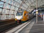 Der ODEG KISS ET445 109,am 05.Oktober 2014,auf der Fahrt von Wismar nach Cottbus im Berliner Lehrter Hbf.