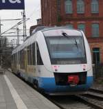 OLA79853 von Rehna nach Parchim bei der Ausfahrt im Schweriner Hbf.28.12.2011