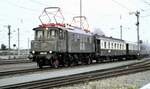 E 04 20 mit Orient Express Wagen beim Jubiläum 150 Jahre Deutsche Eisenbahn, Parade in Nürnberg am 14.09.1985.