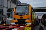 Im Au�enbereich der Messe Berlin sind die auf der InnoTrans pr�sentierten Fahrzeuge dicht an dicht aufgereiht und insbesondere im Bereich zwischen den Messehallen schwer zu fotografieren.