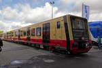 Seitenansicht des neuen Berlin S-Bahn-Triebzuges 484 002.