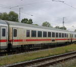 IC-Wagen Bpmmz 61 80 20-95 418-5 am 03.08.2025 im Rostocker Hbf.