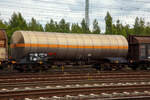 Vierachsiger-Drehgestell Kesselwagen 33 80 7809 817-9 D-BASF, der Gattung Zagns, der BASF, Ladegut Ethylenoxid mit Stickstoff (Gefahrgutnummer 263/1040), abgestellt am 18.06.2017 in Koblenz-Lützel.

TECHNISCHE DATEN:
Spurweite: 1.435 mm
Länge über Puffer: 16.060 mm
Drehzapfenabstand: 10.160 mm
Achsabstand im Drehgestell: 1.800 mm
Höchstgeschwindigkeit: 100 km/h (120 km/h leer)
Eigengewicht: 28.960 kg
Nutzlast: 61 t (ab Streckenklasse D)
Gesamtvolumen: 80.770 Liter
Prüfdruck: 15 bar
Tankcode: P15 BH
Bauart der Bremse: KE – GP
Intern. Verwendungsfähigkeit: RIV
