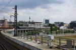 Der DPE 325  CLASSIC COURIER  hat gerade den Berliner Hbf verlassen und ist auf der Weiterfahrt.