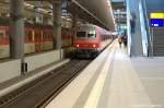 Hier steht die RB13 S-Bahn Ergnzung mit einem S-Bahn Steuerwagen Bxf 796 aus Dsseldorf in Berlin Hbf(tief).