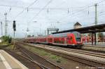 Den Bremer Hbf verlsst gerade die (RB 28628) von Verden(Aller) nach Bremen-Vegesack den Bahnhof und gezogen hatte die 143 162-6.