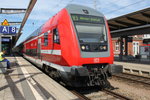 D-DB 50 80 86-81 008-4 DBpzfa 766.1 als RE5(RE 4361)von Rostock Hbf nach Wünsdorf-Waldstadt stand bei gefühlten 33 Grad am Mittag des 26.08.2016 im Rostocker Hbf.