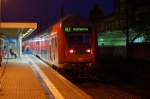 Zur abfahrt bereit steht der RE2 (RE 38135) nach Berlin Ostbahnhof in Rathenow.