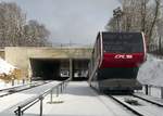 Die Standseilbahn  Funiculaire Pfaffenthal-Kirchberg  in der Stadt Luxemburg im Winter.