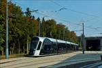 Tram 106 dreht mit den interessierten Besuchern seine Runden auf dem Betriebshof der LuxTram .