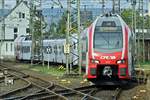 Der CFL KISS Z 2317 fhrt mit dem Swex 429 111 aus Trier in den Bahnhof von Koblenz ein, nach einem kurzen Stopp fhrt das Duo zurck in Richtung Trier.