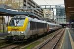 Die CFL Lok 3009 kommt mit dem IC 112 aus Liers im Bahnhof von Luxemburg an.