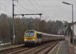 CFL 3008 kommt mit dem IC 112 aus Richtung Lttich in den Bahnhof von Wilwerwiltz an.