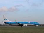 737/842513/ph-bcd-klm-boeing-737-8k2-mit-dem PH-BCD KLM Boeing 737-8K2 mit dem Name 'Koperwiek'. Erstflug dieses Flugzeugs war am 09-05-2013. Flughafen Amsterdam Schiphol, Niederlande. Vijfhuizen 27-01-2024.

PH-BCD KLM Boeing 737-8K2 met de naam 'Koperwiek'. Eerste vlucht van dit vliegtuig was op 09-05-2013. Polderbaan luchthaven Schiphol. Vijfhuizen 27-01-2024.
