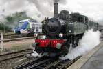 Eine Gast in Longueville am 18 September 2011 anlasslich das 100.Jahresjubiläum der Lokschuppen war A.B.C.-2/020+020 Mallet 10416 der Train Thur Dollar Alsace. Hier zieht sie ein Dampfpendelzug aud Longueville nach Provins.