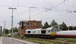 Bild 4: Wie bei den anderen Dieselfahrzeugen auch hier eine Aufnahme mit kompletten Stellwerk im Hintergrund. ECR/DB 077 028-4 (REV/EOB 9/19.08.19) am Stellwerk Neuwied. 17.09.2021