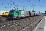HexaFRET 37015 zieht am 30 April 2026 ein Kohlezug durch Neuwied.