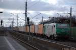 ITL/SNCF 437023 mit einem Containerzug in Rathenow in Richtung Wustermark unterwegs.