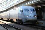 2000 von Stockholm nach Gteborg kurz vor der Ausfahrt im Bahnhof Stockholm.(12.09.2013)    