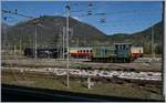 Die FS Diesellok 98 83 2245 655-5 I-TI rangiert in Domodossola vor einem interessanten Hintergrund.