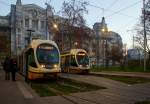 Zwei  Sirietto  der Linie 9 an der Endhaltestelle Stazione Centrale FS (Piazza IV Novembre) am 28.12.2015 in Mailand.