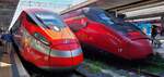 Frontenvergleich eines ETR 1000 und eines Italo auf dem Weg zu unserem Zug im Bahnhof Roma Termini.