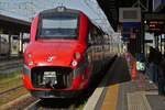 ETR 700-04 f�hrt von Mailand her kommend in den Bahnhof von Verona Porta Nuova ein,  mit diesem Zug fuhr unsere Reisegruppe nach Trieste.