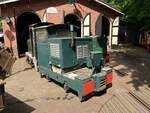 Rijssens Leemspoor Diesellok Nummer 6 20/28HP Simplex 201 HP 9290 Motor Rail Bedford (Simplex) Baujhar 1948. Schmallspurmuseum Leemspoor, Rijssen 09-05-2024.

Rijssens Leemspoor diesellocomotief nummer 6 20/28HP  Simplex 201 HP 9290 gebouwd door Mo ...