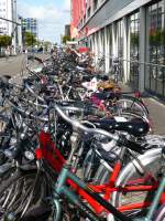 Fahrräder Stationsplein, Leiden 29-09-2012.