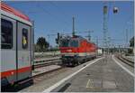 Die ÖBB 1144 280 übernimmt in Lindau Insel den (Leer)-Wagensatz des IC Bodensee von Innsbruck, der baustellenbedingt heute hier endet und wird ihn auf ein Abstellgeleis fahren     14.