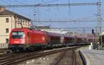 ÖBB 1216 226 schiebt ein RailJet nach Praha hl.n.