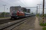Mit den RailJet 257 nach Graz n�hert sich 1216 230 am 24.04.2024 dem n�chsten Halt Brno hlavn� n�draž�.