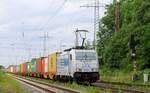 Die österreichische LTE 286 940 durchfährt mit ihrem Containerzug aus Duisburg kommend, den alten Bahnhof von Ratingen-Lintorf 10.06.2022