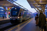 Der sechsteilige Stadler Kiss³ 4010 120 bis 4010 620 der WESTbahn fährt als west 907 (St.