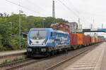 187 321-5 WLC mit Seekisten am Haken, durchfährt am 09.08.2024 den Tostedter Bahnhof.