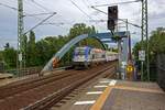 Mit EC 44 aus Warschau ist die PKP Intercity-Lok 5 370 001 am 28.08.2020 auf den letzten Kilometern der Reise nach Berlin.