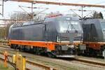 Hectorrail 243.125 wartet in der Nordabstellung von Pattburg auf den Weitertransport nach Schweden 04.04.2023