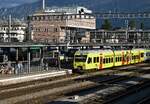 Am 13 September 2011 steht BLS 525 037 mit Vollwerbung in Spiez.