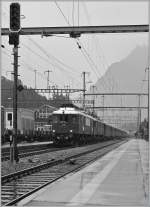 100 Jahre BLS: Morgen bei besserem Wetter ist dieses Bild nicht besser hinzubekommen, denn der Extrazug 31047 (Basel) - Frutigen - Kandersteg verkehrte nur heute am Samstag, den 29.