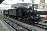 Am verregneten Mittag von 25 Mai 2019 ist SBB 'Tigerli' 8492 mit ein Sonderzug aktiv in Brugg AG.