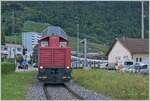 In Villeneuve werden die beiden Stuttgarter S-Bahn Triebwagen 430 236 und 727 langsam ins Alstom Werk Villeneuve rangiert und dafür zuständig ist die SBB 234 122-0, die auch der Re 6/6 11603