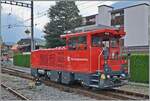 Noch einmal, nun von der anderen Seite die neune Zentralbahn HGm 2/2 104 003-9. Die HGm 2/2 104 003 wurde von Stadler 2022 ausgeliefert. Ähnliche Loks sind seit 1995 in Spanien, Österreich und bei der MGB (inkl. GGB) im Einsatz. Bei der Zentralbahn wird die HGm 272 003 bei Bedarf mit der neuen Schneeräummaschine kombiniert. 

23. Aug. 2025