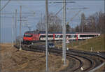 Messzug mit Re 460 014 'Val de Trient' auf dem Weg nach Bern. Riedburg, Januar 2026.