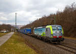 Die BLS Cargo 410 – Re 475 410-7 (91 85 4475 410-7 CH-BLSC) fährt am 26.03.202, mit einem langen KLV-Zug, durch Dillbrecht über Dillstrecke (KBS 445) in südlicher Richtung.