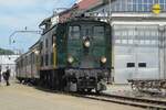 Kleine Secheron 10217 steht am 21 Mai 2022 ins SBB Werk Olten abfahrtbereit mit ein Pendelzug nach Olten bahnhof.