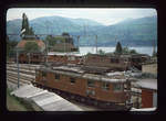 Erinnerung an die eindrucksvollen BLS Ae6/8: 206 in Spiez, mit Blick auf den Thunersee.